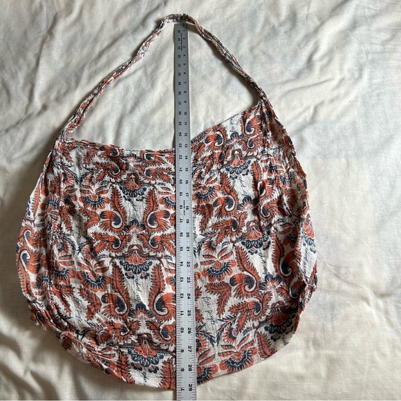 Free People gauzy lightweight Bohemian, Hobo, Gypsy shoulder bag - Picture 5 of 5